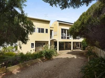 Boomer Waves 5 Carfax St - WIFI included - No Linen Included