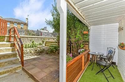 Entire Two Bedroom apartment with sun-filled private garden