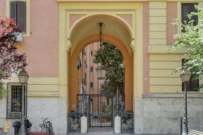 Vatican Apt Doria 64 - Home and More