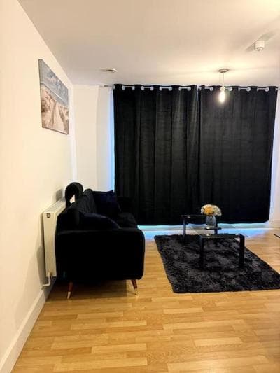 Two Bedrooms Flat In Stratford