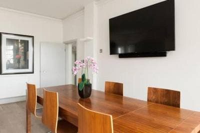 Modern Stylish 2bed2bath close to Kings Road