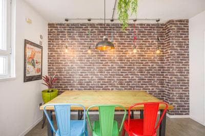 City Rd 4-Bed Flat near School & Transport- KH