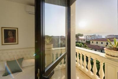 Royal Sea View Private Parking