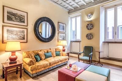 Exquisite Domus by Piazza Navona