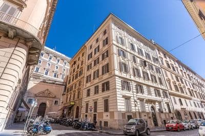 3 bedroom apartment Via Genova Monti area