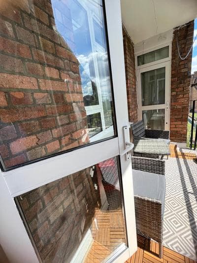 Spacious double room near the city