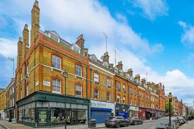 Charming West End Residence in Peaceful Fitzrovia