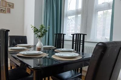 Tranquil 2BR in London Harlesden