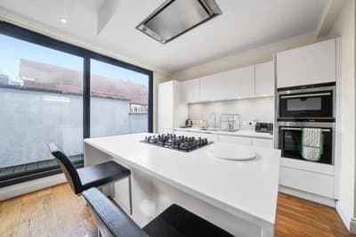 3 Bedroom Duplex Penthouse In Camden
