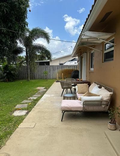 Mango House