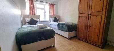 Alexandra Palace 3 Bedrooms Apartment in London