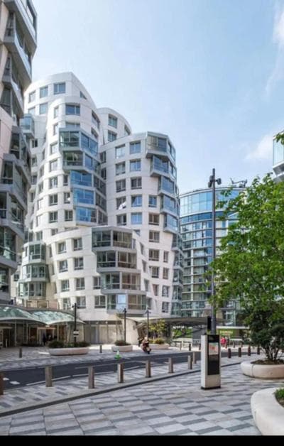Spacious 2 bed 2 bath Battersea Powerstation Apartment