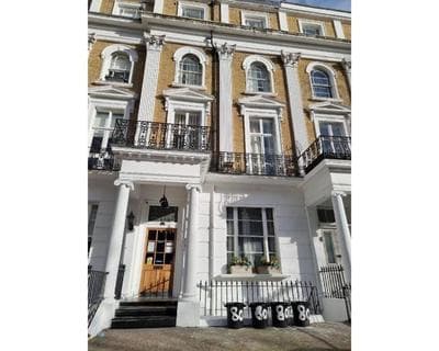 FB4-Spacious Basement Studio Near Hyde Park