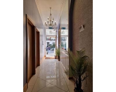 FG2- Mezzanine Flat Fits 3 Near Hyde Park