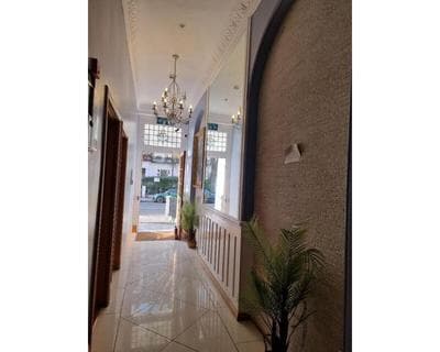 FB2-Fantastic Basement Studio Good for 3 Near Hyde Park