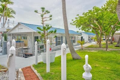 Aqua Lodges at 47th Street