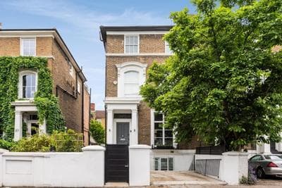 Luxury Chelsea House with Parking