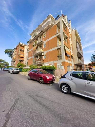 Roma Flora's Apartment