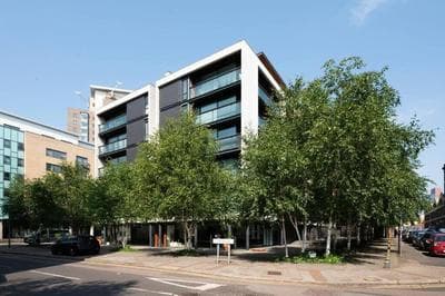 Chic City Living in Stratford a Cozy 2BR Flat