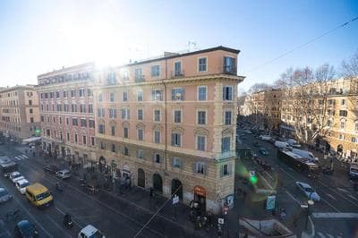 Rome Aparts - Deluxe Apartment with 3 bedrooms at St Peter square