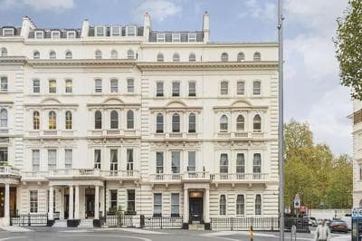 Stunning 3 Bed 2 Bath Penthouse in Central London
