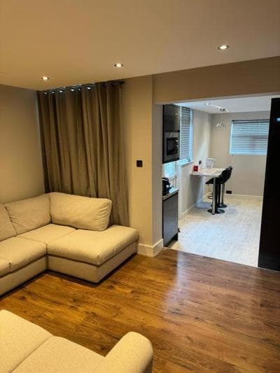 Double Bedroom in private Home- Canning Town by London Excel
