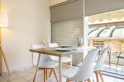 Attiki sqr metro station 1 bedroom 3 pers