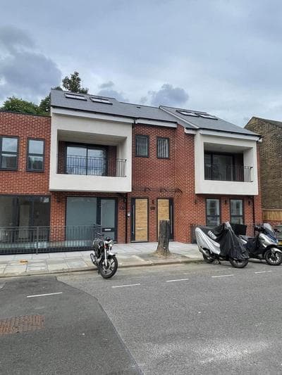 Spacious 2B2B Apartment with Garden in Hammersmith
