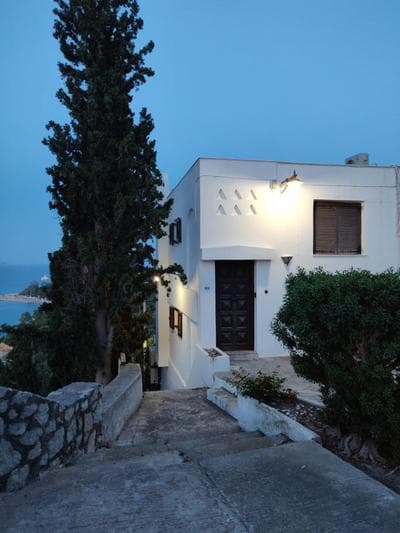 Ligoneri Hillside Cottage Bay View