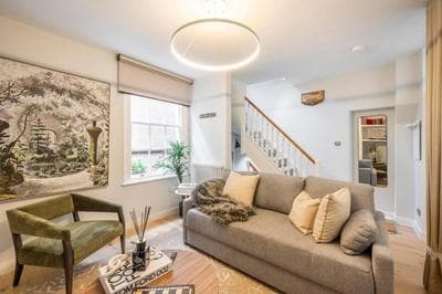 2-Bedroom Harry Potter-Inspired House - Sleeps 6
