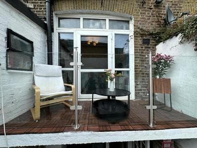 Lovely Ground Floor Studio In West London
