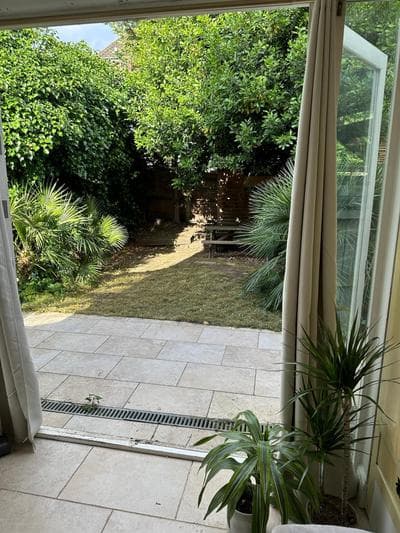 Modern, Spacious 1 Bedroom Garden Flat SW18