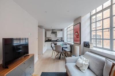Clerkenwell 2-bed Apartment - Lift - Sleeps 4