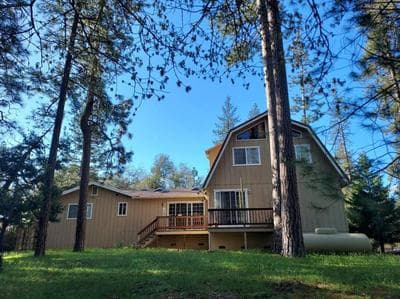 Large Home at Yosemite Gateway !