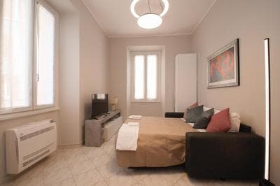 Rome Flat 42 by Ghor