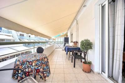 Bright & Cosy in Athens!