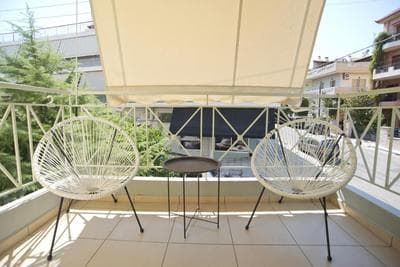 Filoxenia Modern Apt with Balcony near Athens Ctr
