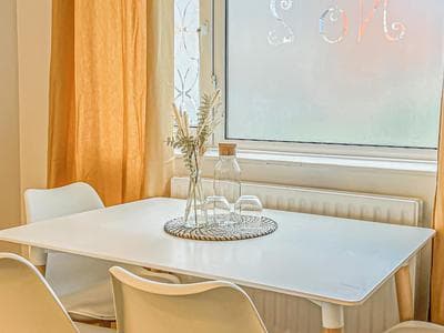 Stylish London Bridge Hideaway