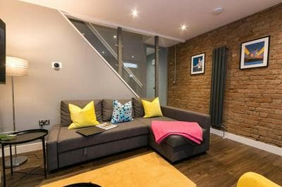 Stylish home close to the BEACH By Adliv