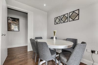 MySquare 3 bed apartment near Old Street and City of London