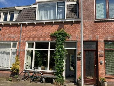 Charming little palace near the city center only bookable for long stay whole February 2026
