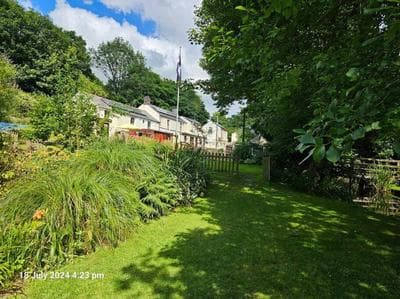 Spacious Farmhouse between St Agnes & Porthowan