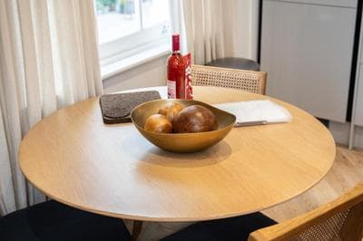 Bright, modern one bedroom apartment on 1st floor