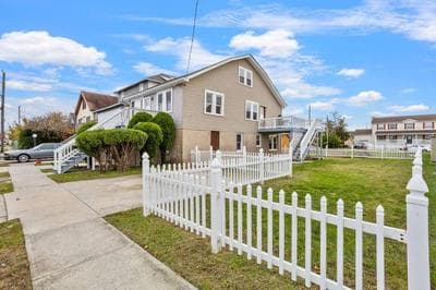 Renovated 6BR 2BA AC home and Game Room