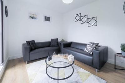 Modern 3 Bed Flat In Camden