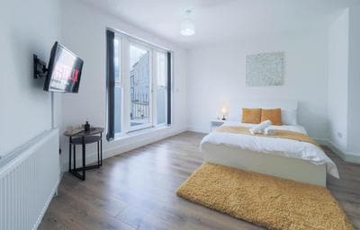 2 Bed Spacious Flat In Camden