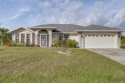 3 BR Pool Home 9 Miles to Beach and Golf Courses