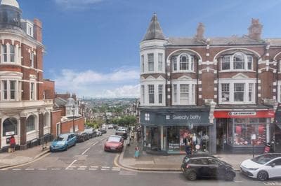 One Bedroom Apartment Muswell Hill - First Floor