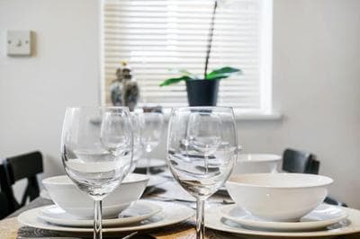 2 Bed Garden Flat Sleeps 6 Close to Brixton