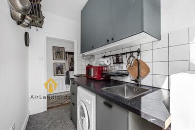 Unique 2 bedroom Flat in Heart of Walthamstow
